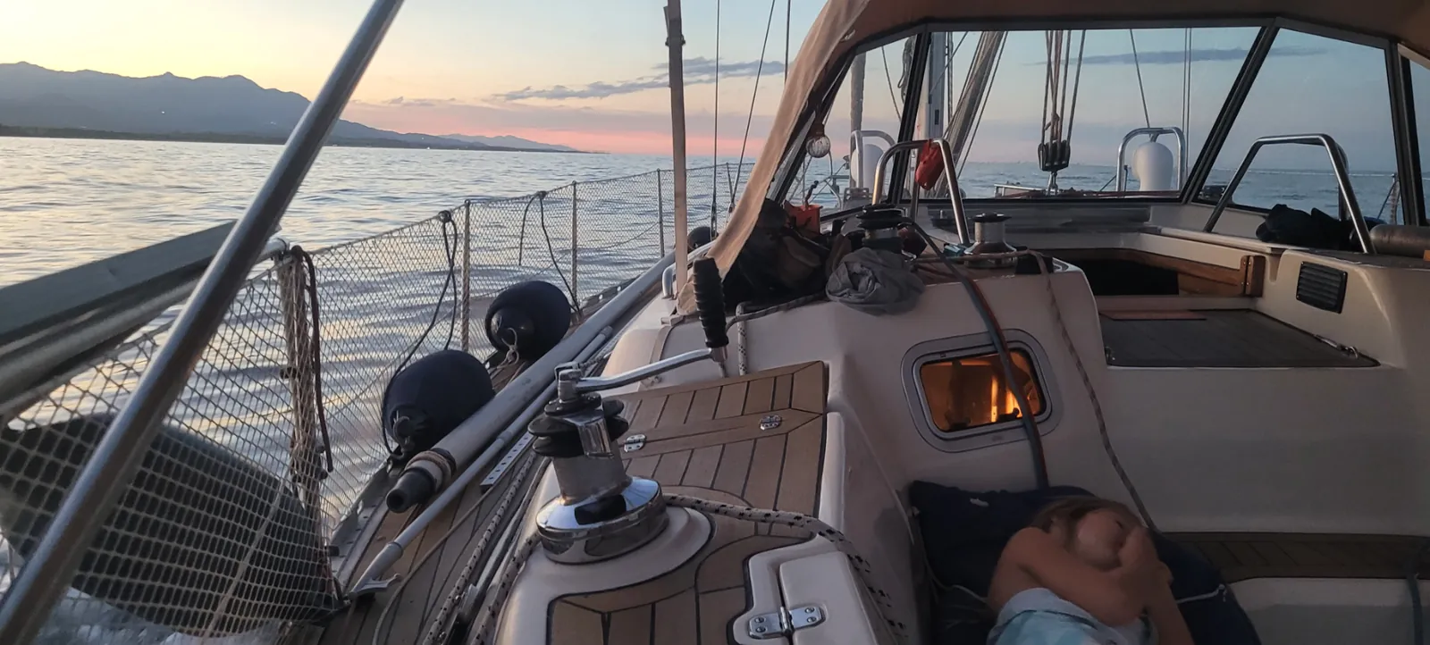 Cockpit in der Abenddämmerung